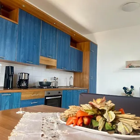 Amazing Terrace On Apartment Gera Lario